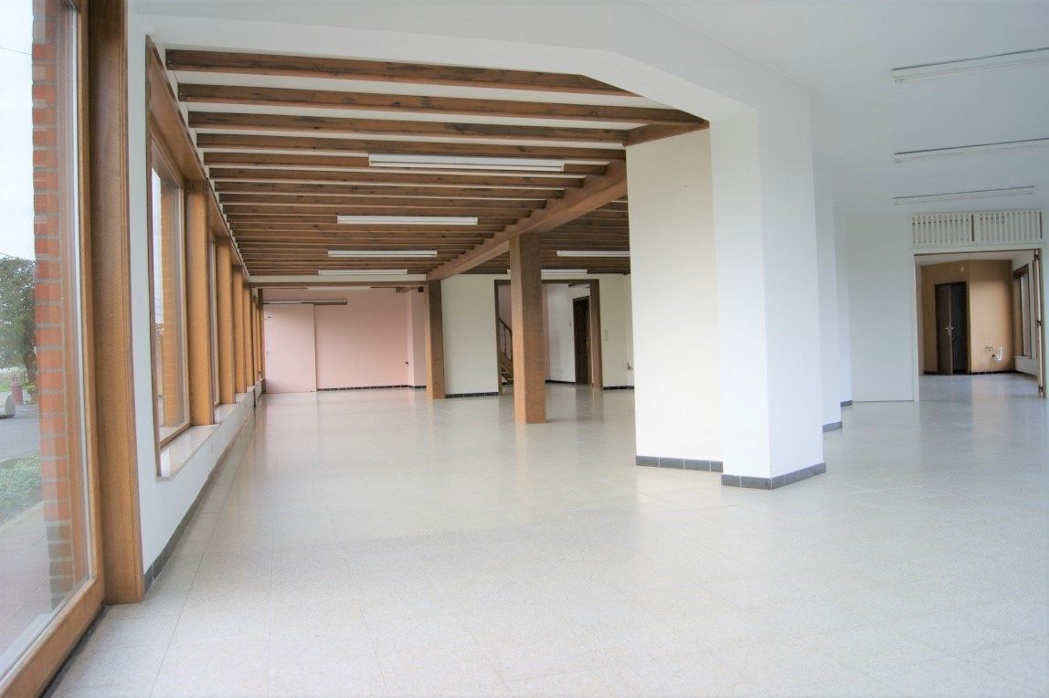 Winkelruimte/kantoor (met atelier, opslag en parking), Kortemark foto 11