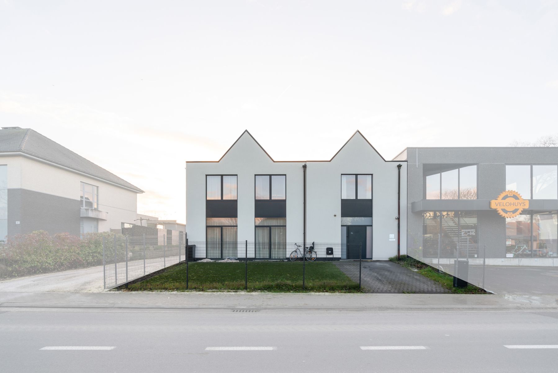 Uitzonderlijk duplex appartement van 220m² met 3 slaapkamers. foto {{pictureIndex}}