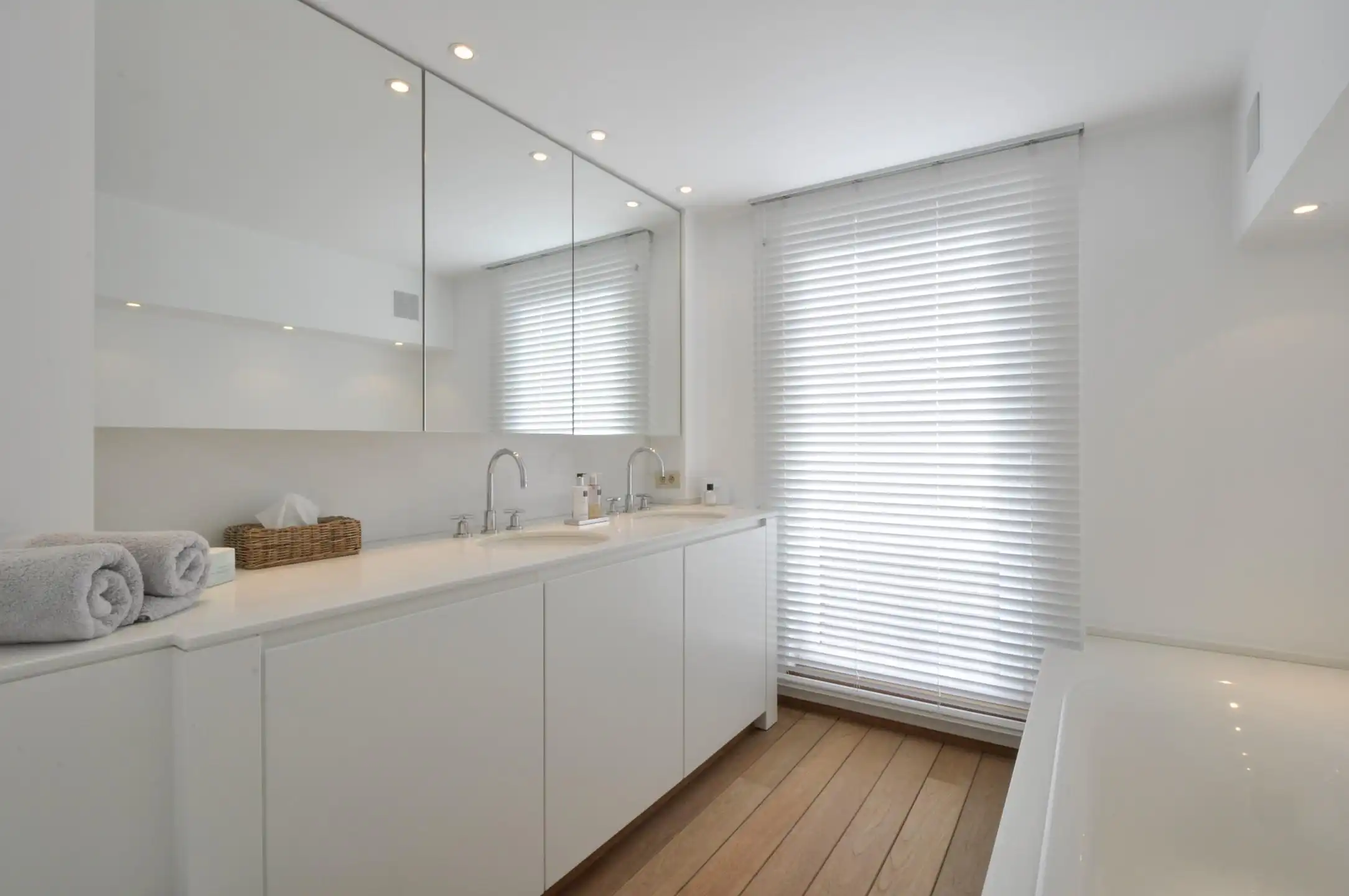 Elegant gemeubeld duplexappartement op de Dumortierlaan foto 16