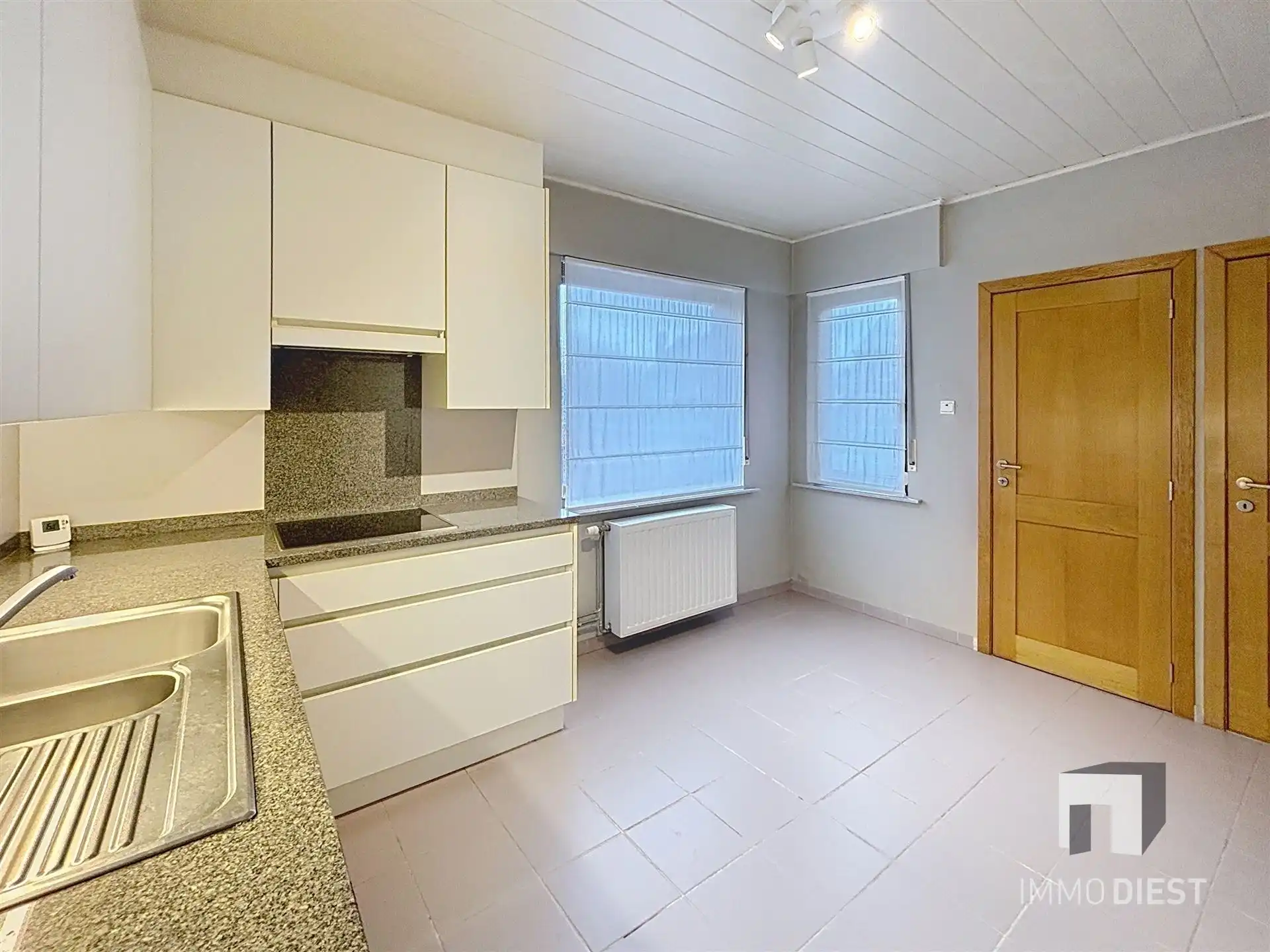 Charmante woning op 15,85are op uitstekende locatie foto 11