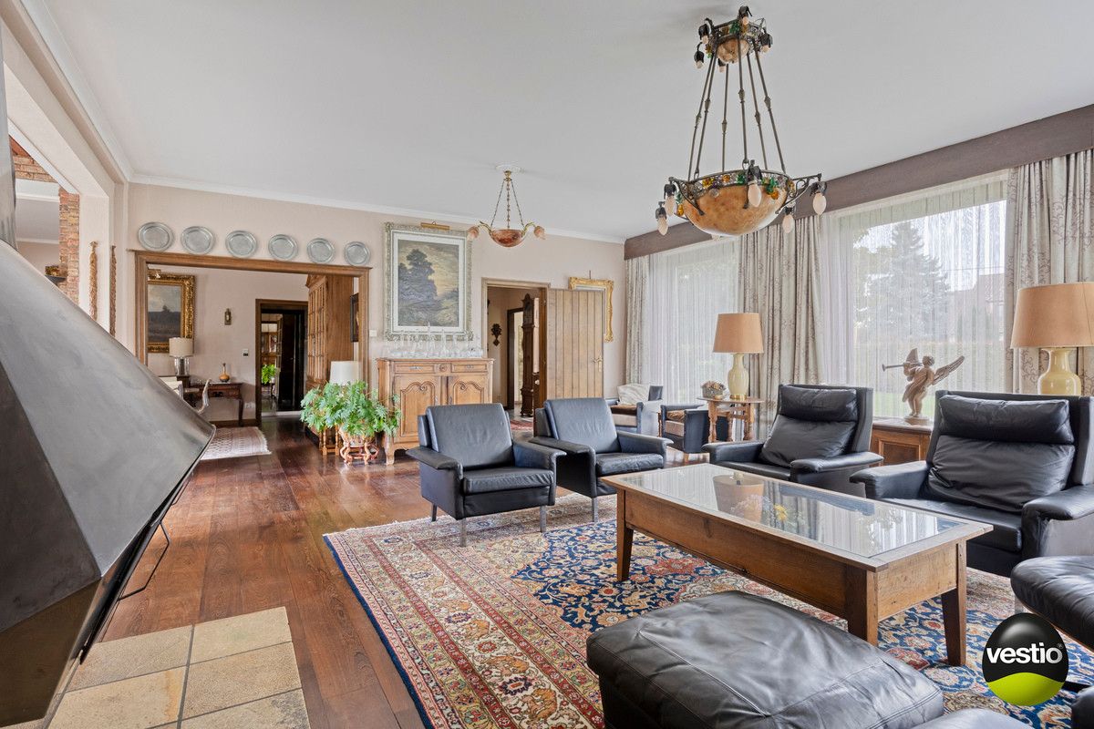 RUIME RESIDENTIEEL GELEGEN VILLA OP 46A89CA NABIJ CENTRUM BILZEN. foto 8