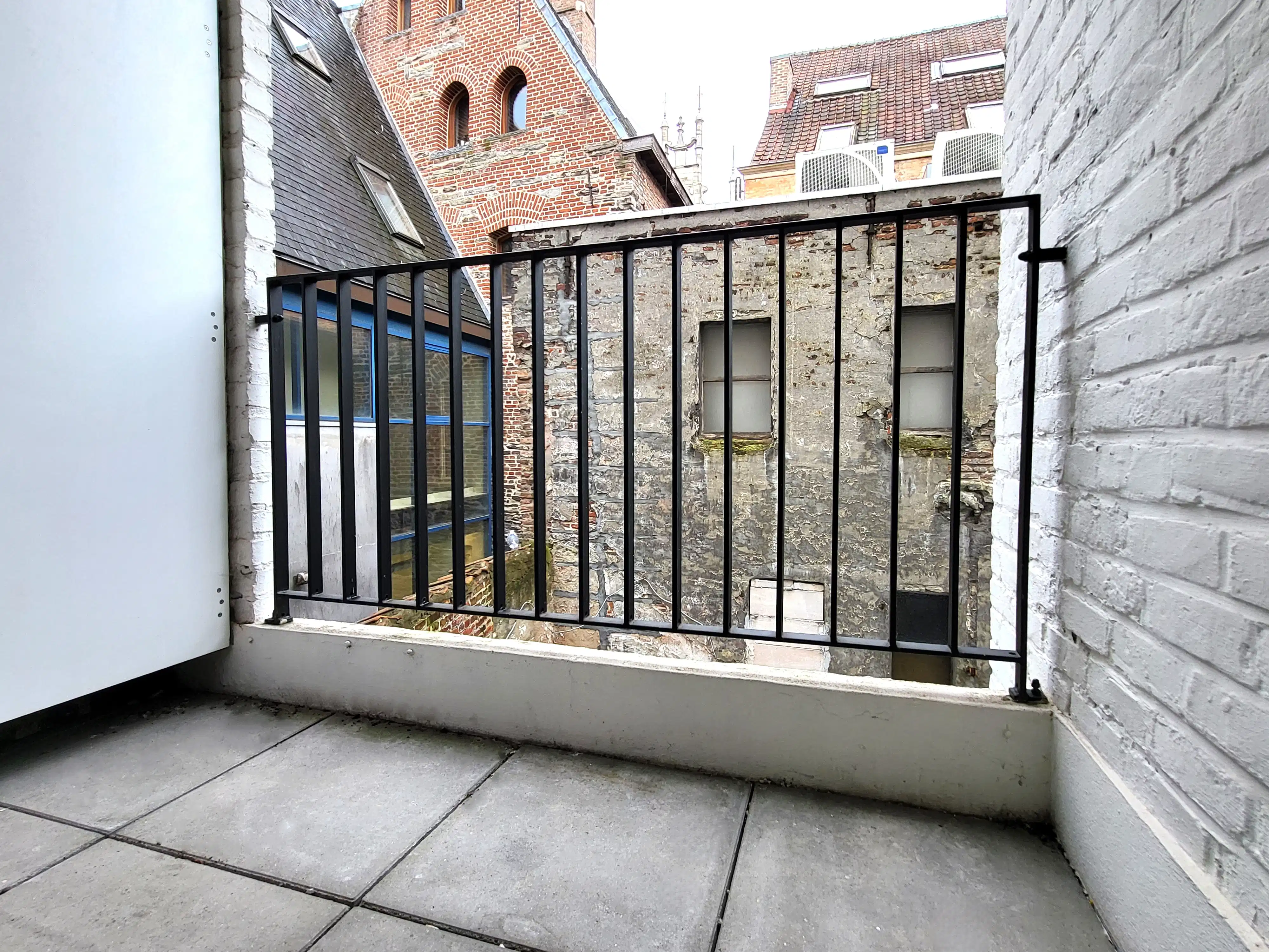 GERENOVEERD APPARTEMENT IN 2020 MET 1 SLAAPKAMER EN TERRAS, in het centrum van de Stad Gent. foto 10