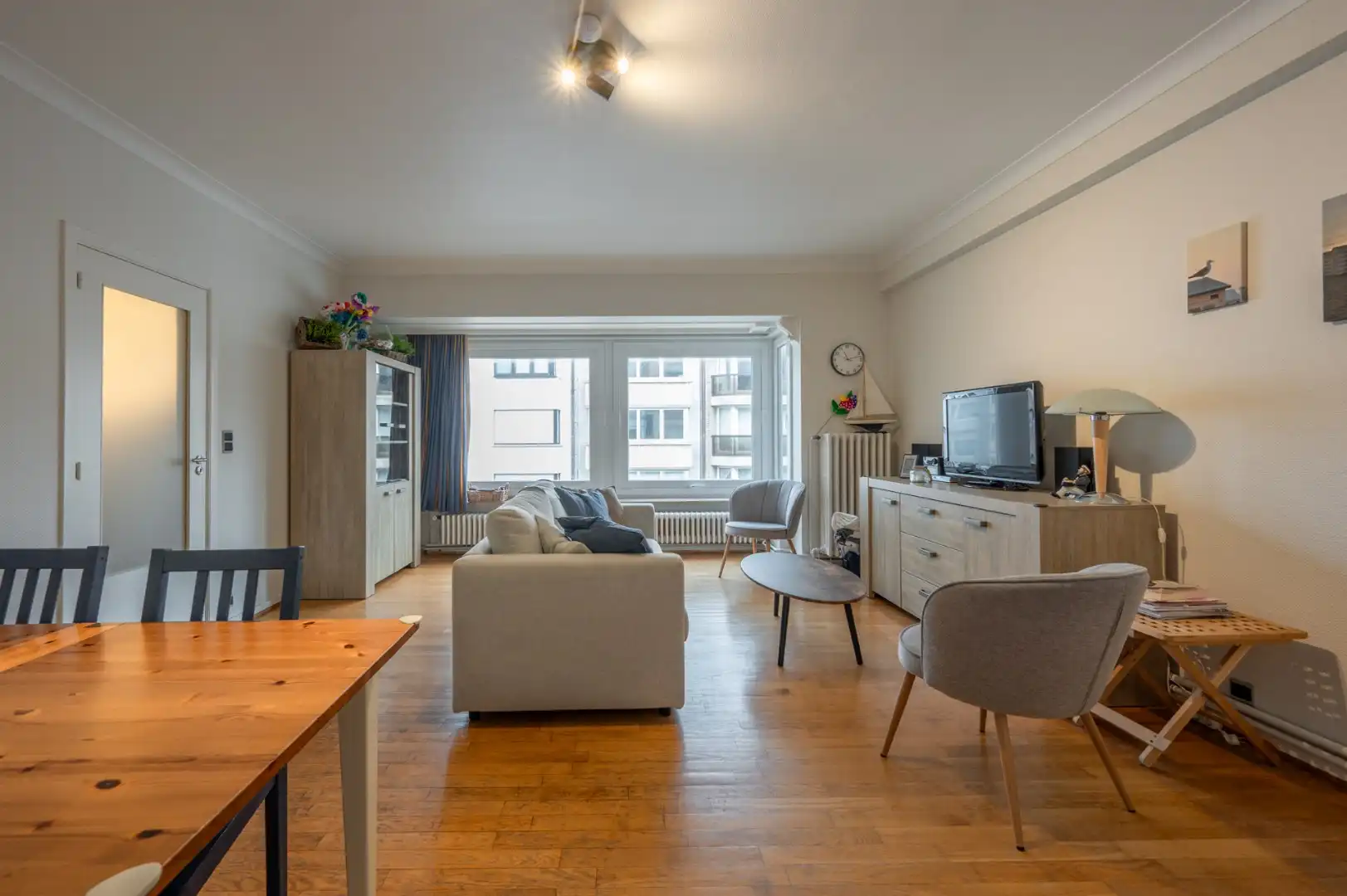 Instapklaar appartement met 2 slaapkamers nabij strand en de Lippenslaan. foto 4