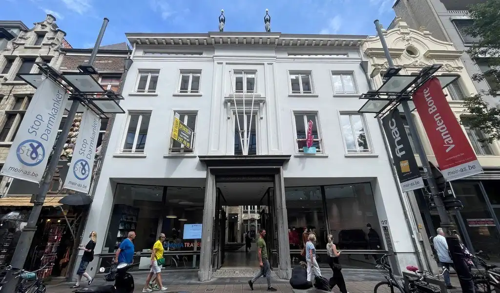 Kantoorruimte te huur in historisch pand in hartje Antwerpen foto {{pictureIndex}}