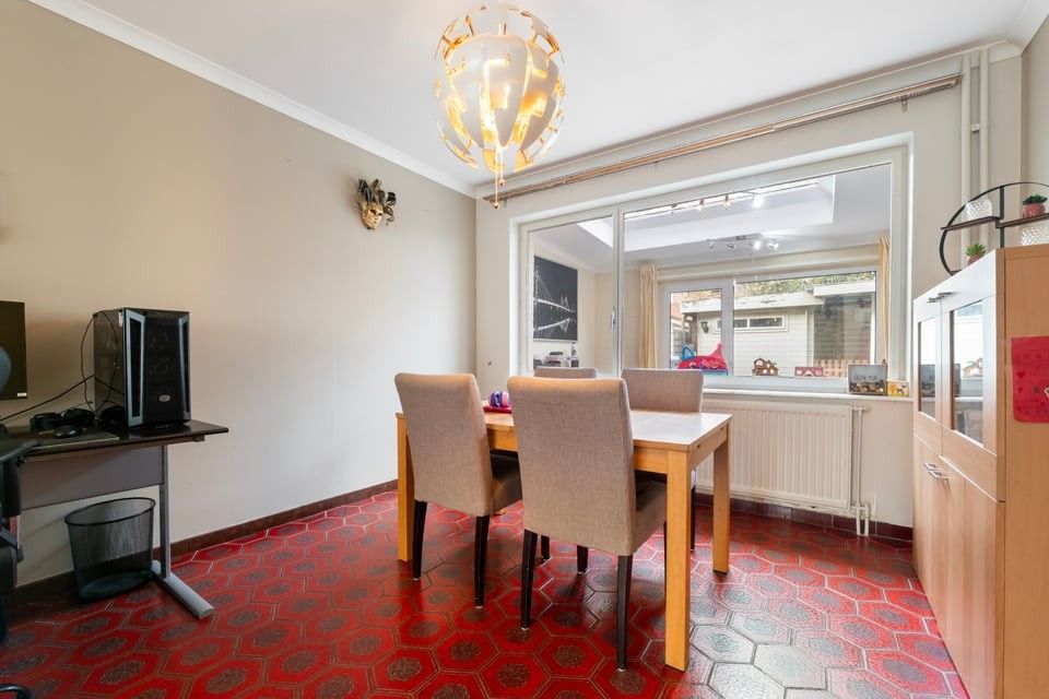 ENERGIEZUINIGE GEZINSWONING MET GARAGE VLAKBIJ HET CENTRUM VAN SINT-TRUIDEN foto 6