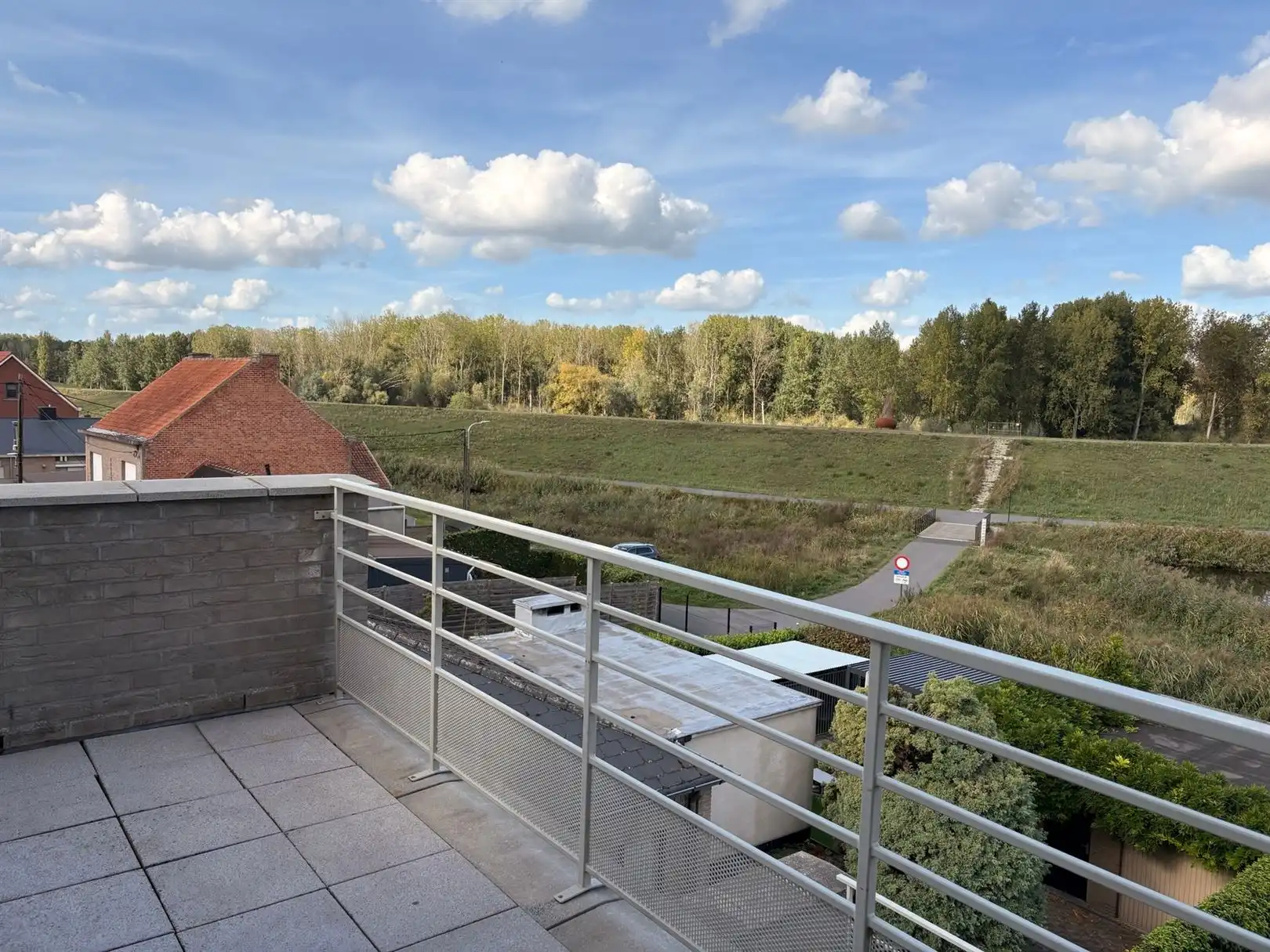 Gezellig instapklaar appartement met zonneterras met prachtig zich op "het Broek" foto 10