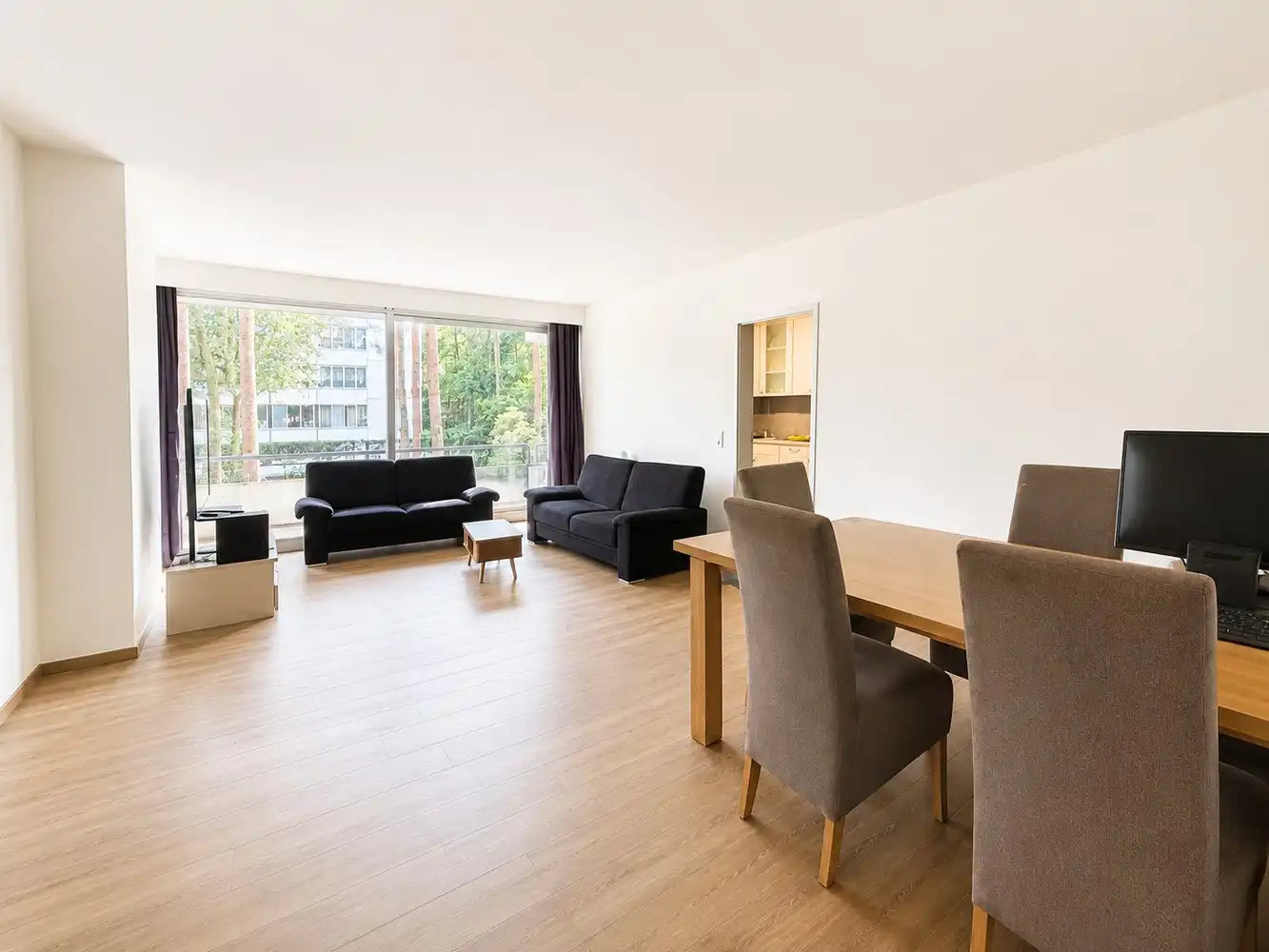RUIM APPARTEMENT AAN DE STADSRAND foto 4