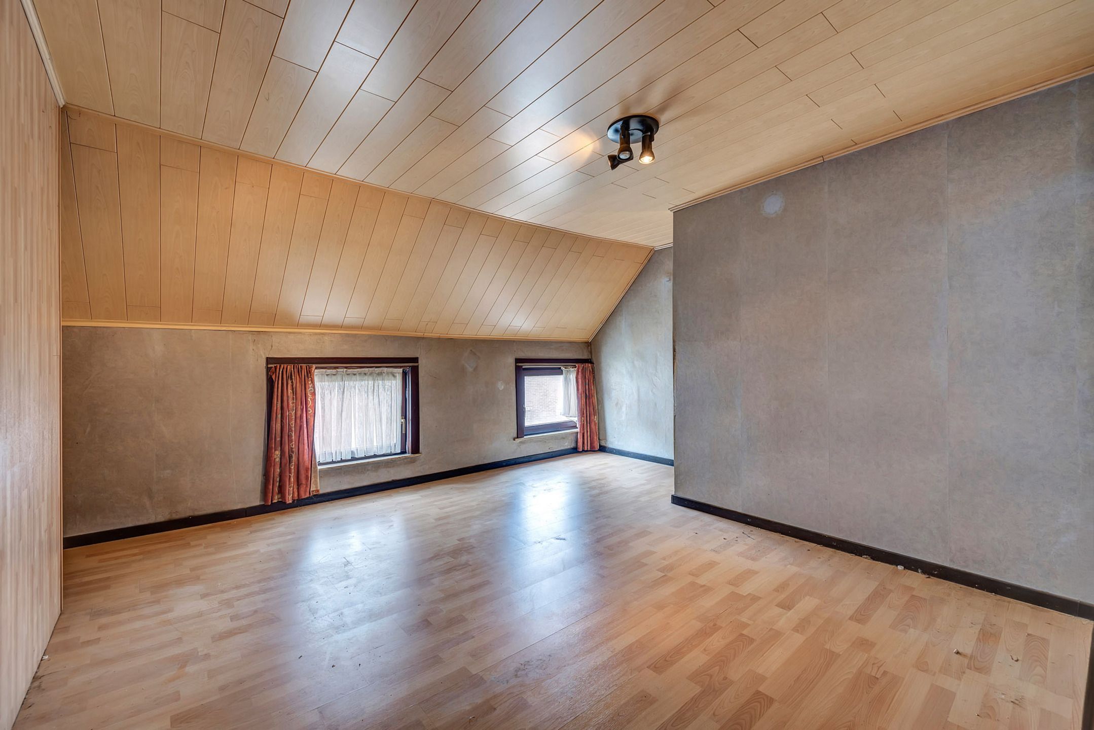 Te renoveren woning op toplocatie in het centrum van Aalst foto 15