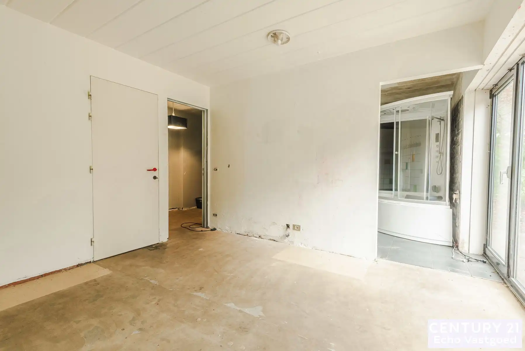 Unieke te renoveren villa in villawijk “De Lint” foto 17