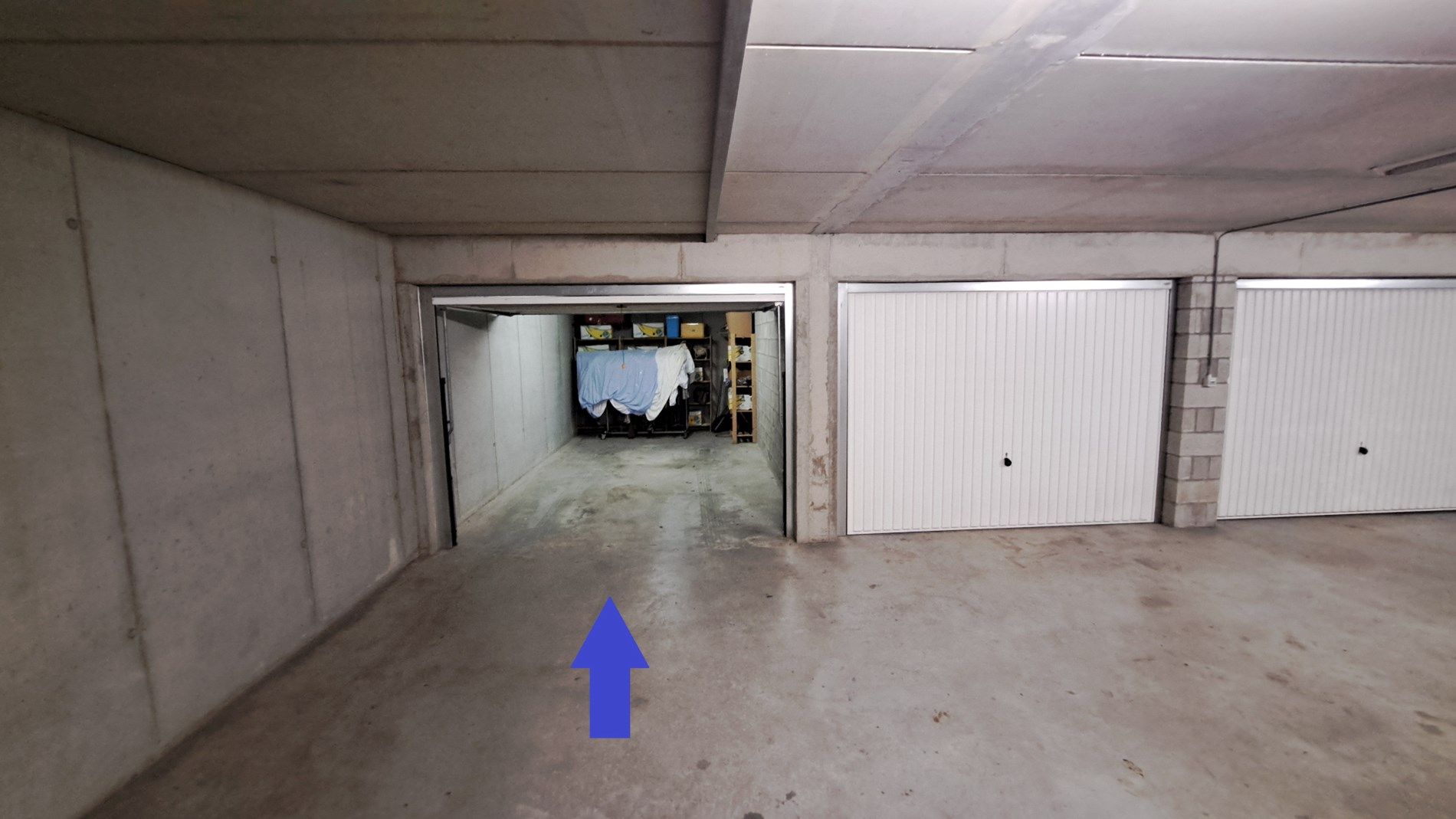 Gelijkvloers appartement met groot terras, garage en 2 autostaanplaatsen foto 4