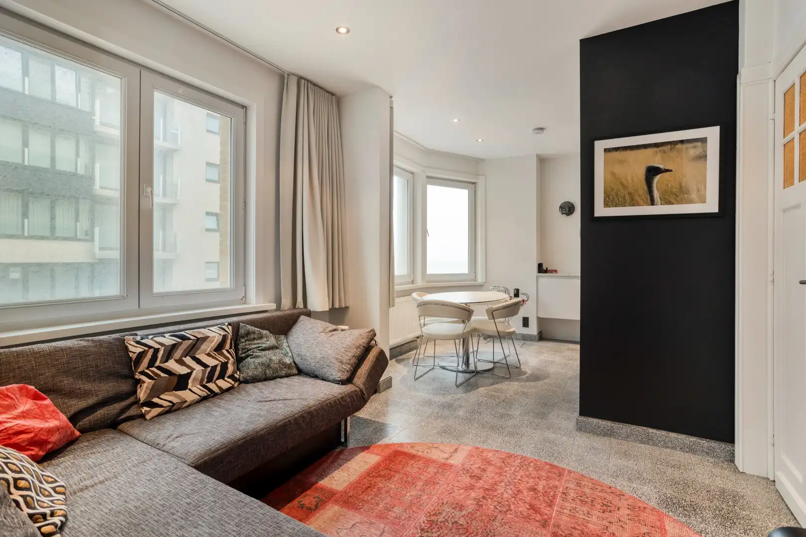 Gerenoveerd 1 slaapkamer appartement in een residentie in Art Deco-stijl met zijdelings zeezicht foto 4