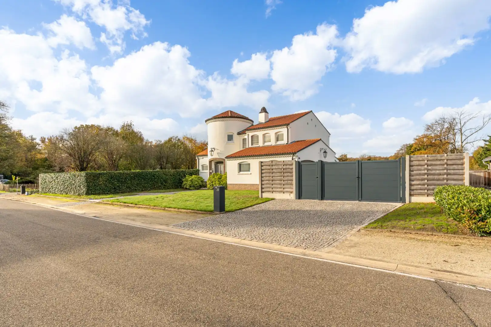 Verrassend luchtige villa  foto 31