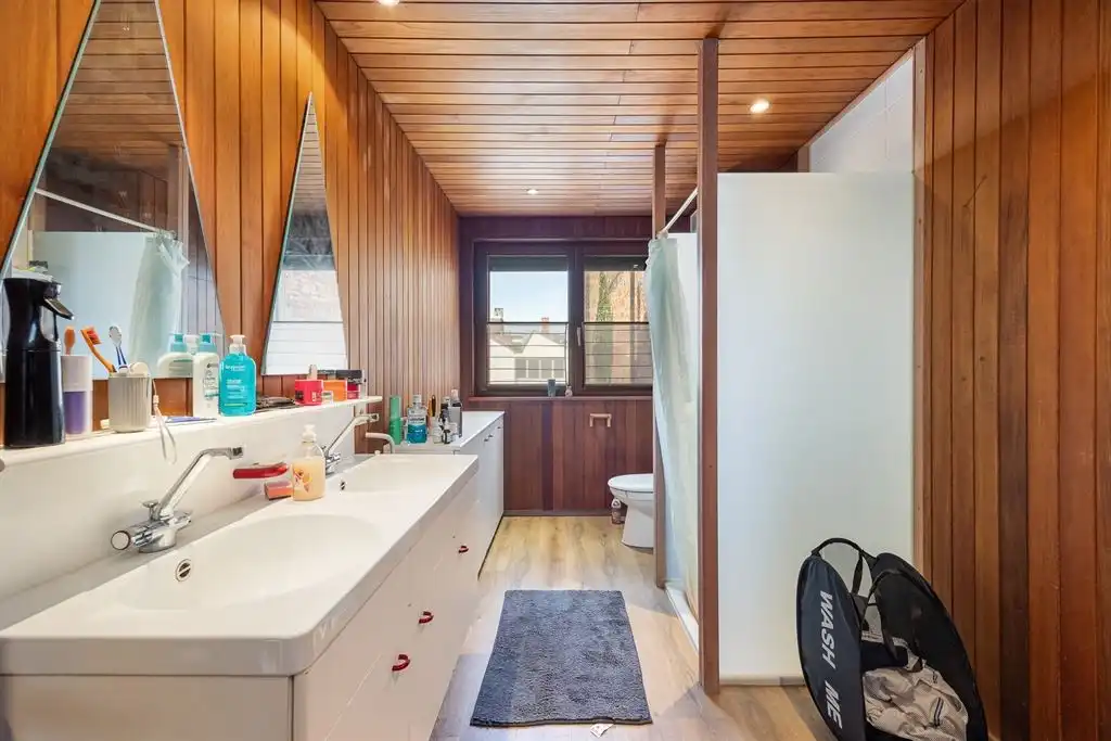 Ruime woning met dakterras en atelier foto 14