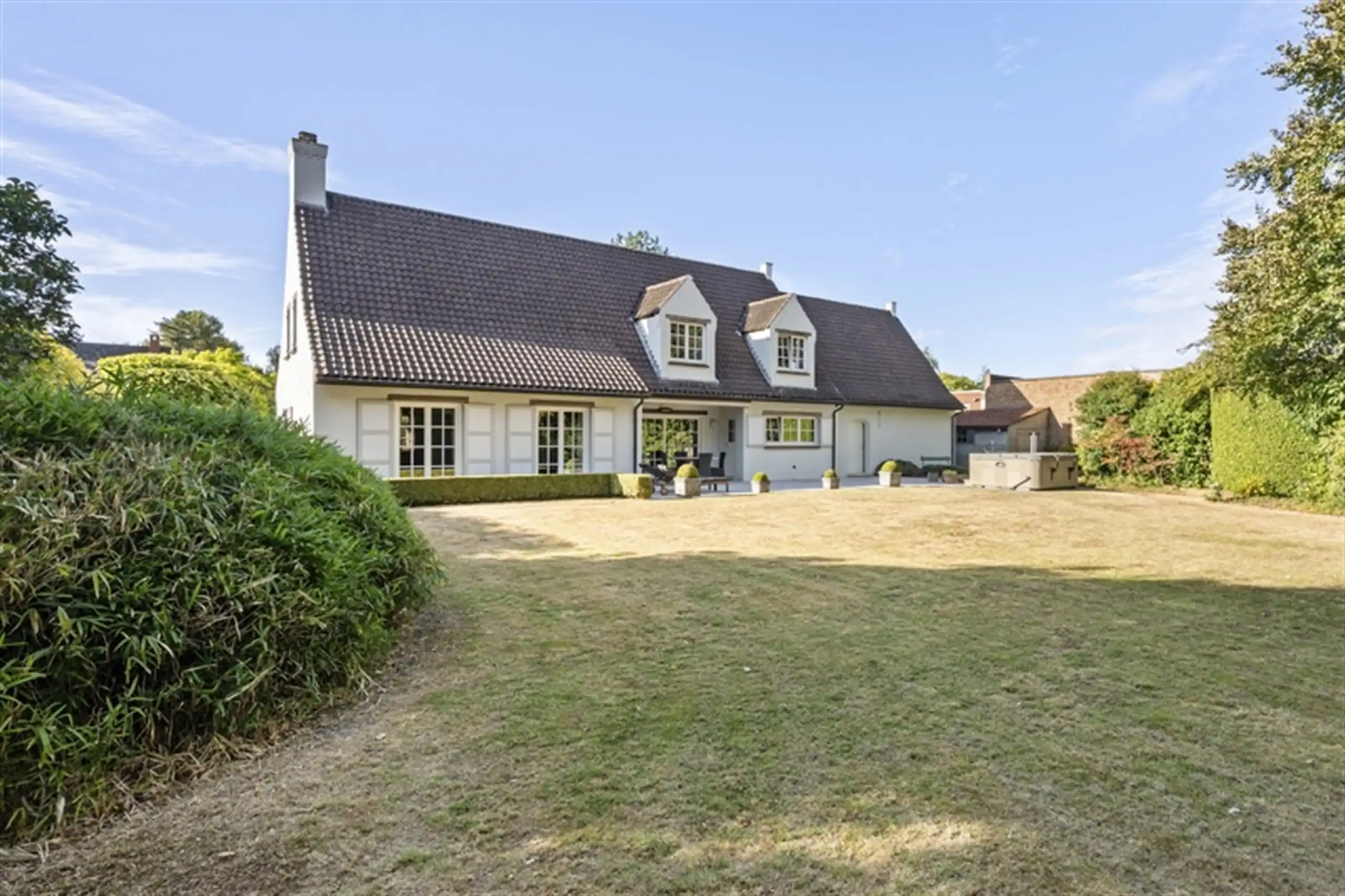 Hoofdfoto van de publicatie: Kom binnen, kom dromen: royale eigendom op 3057 m²