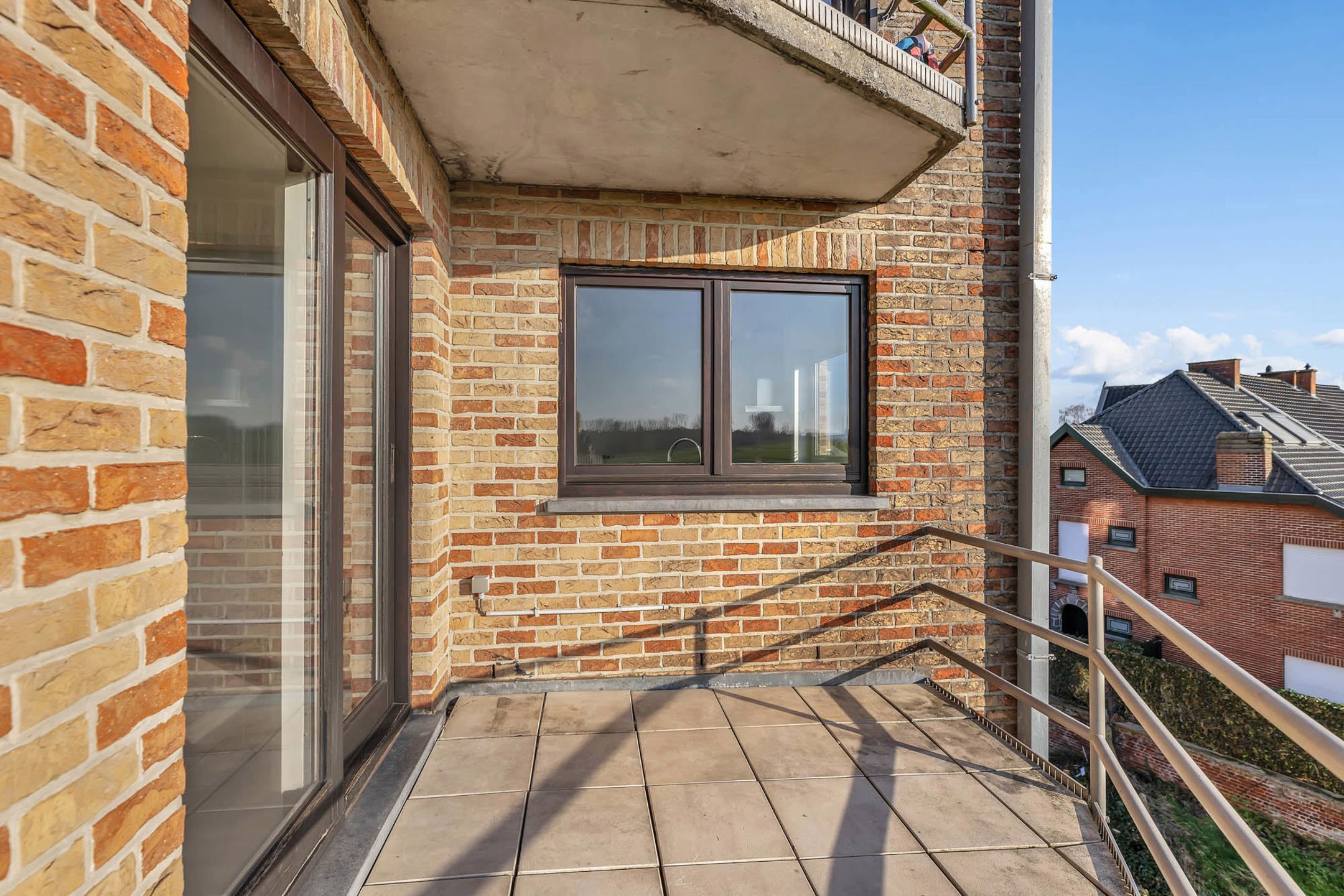 Instapklaar appartement met terras en parking in Ninove foto 16