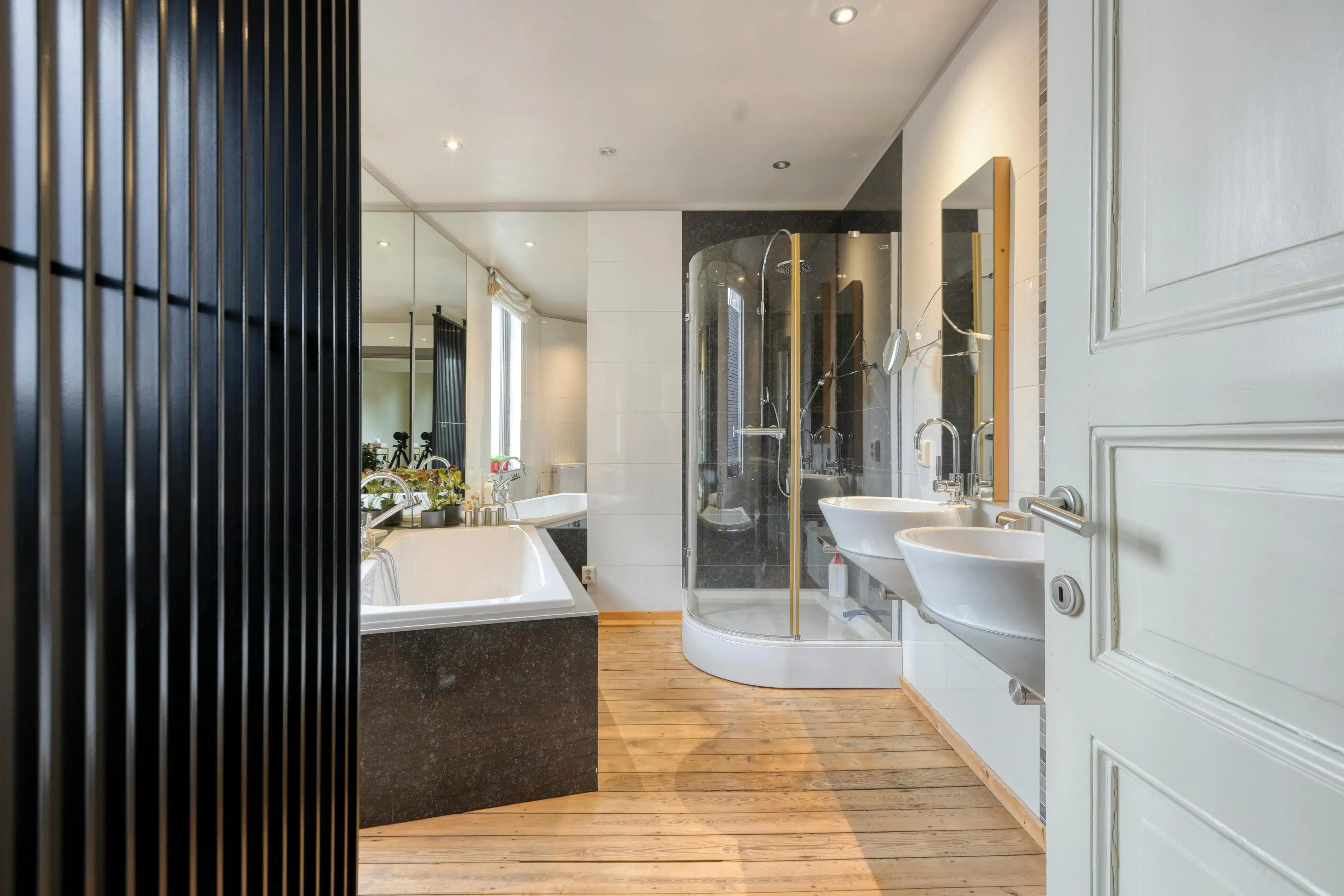 Instapklare stadswoning met 3 slaapkamers in Runkst foto 14