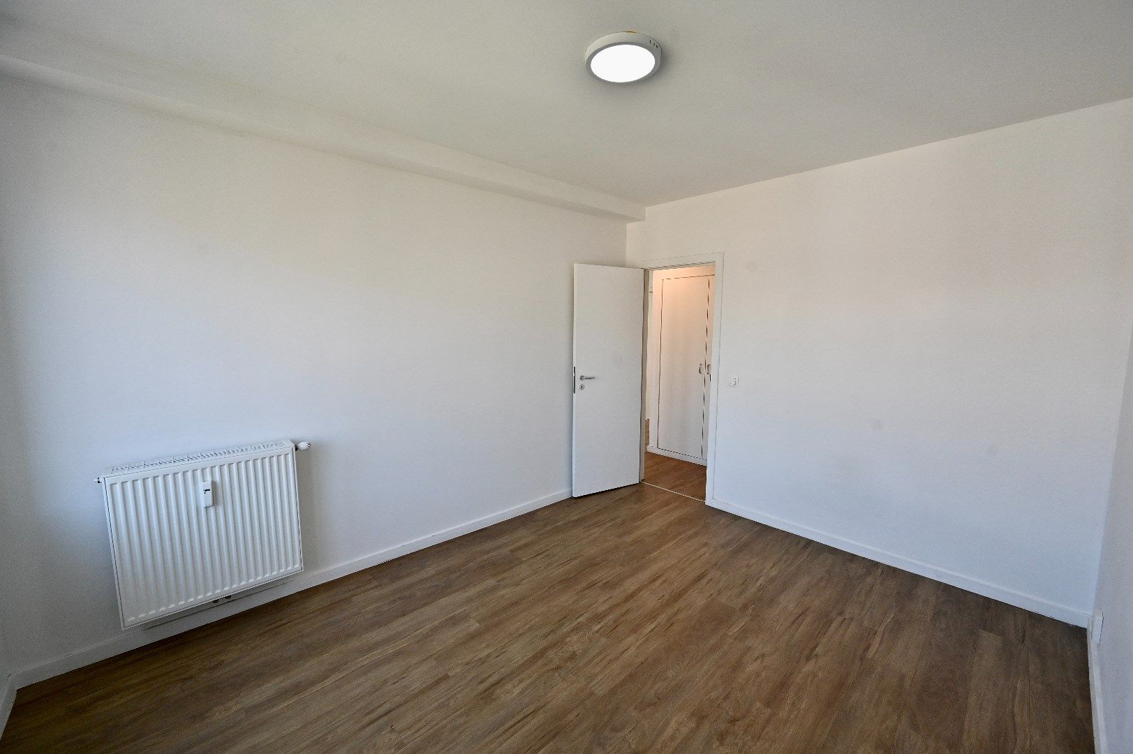  CENTRAAL GELEGEN  2-SLAAPKAMER APPARTEMENT TE HUUR MET STAANPLAATS IN RESIDENTIE CEDER foto 7