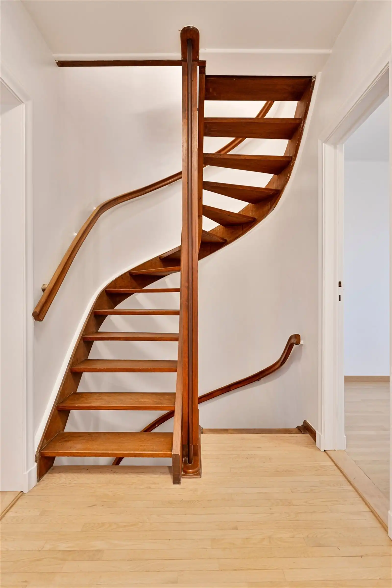 ELSDONK: Rustige, praktische woning met een uitgesproken familiaal karakter. foto 7