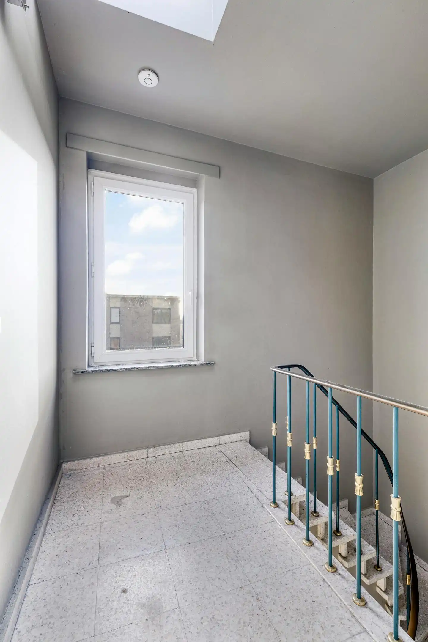 Tweeslaapkamerappartement met terras te koop in Merksem foto 18