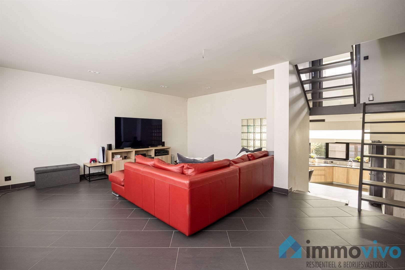 Instapklare gezinswoning met 4 slaapkamers, 2 badkamers, garage en zuidgerichte tuin op een toplocatie foto 9