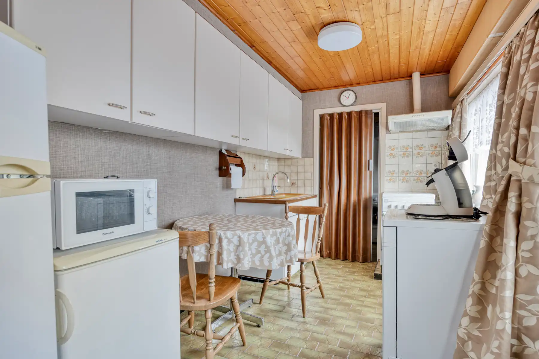 Te renoveren (starters-)woning met 2 slaapkamers. foto 8