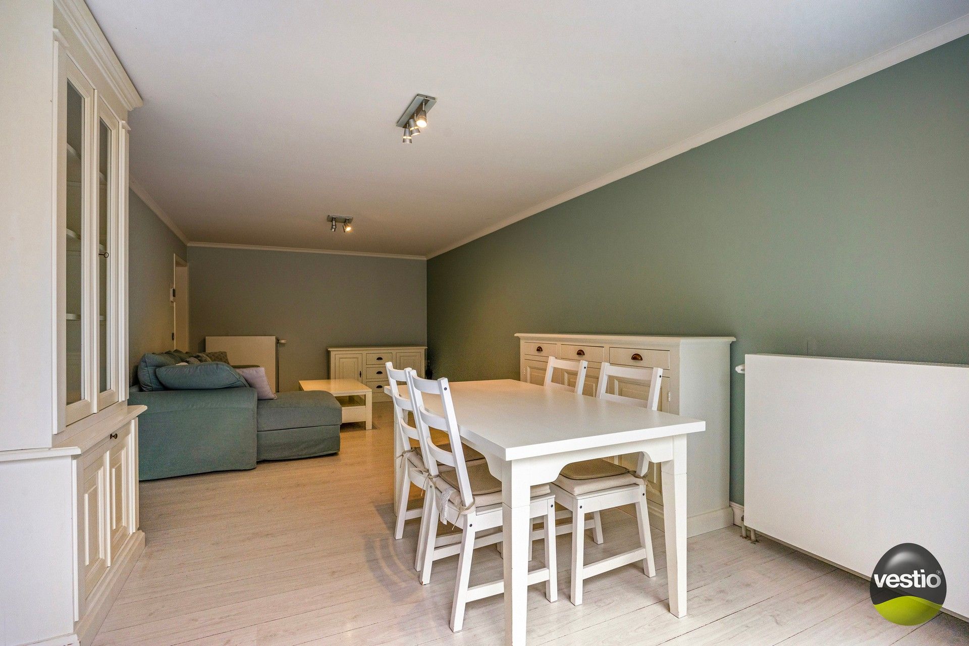 Fris, gelijkvloers appartement met mooi terras en parking. foto 4
