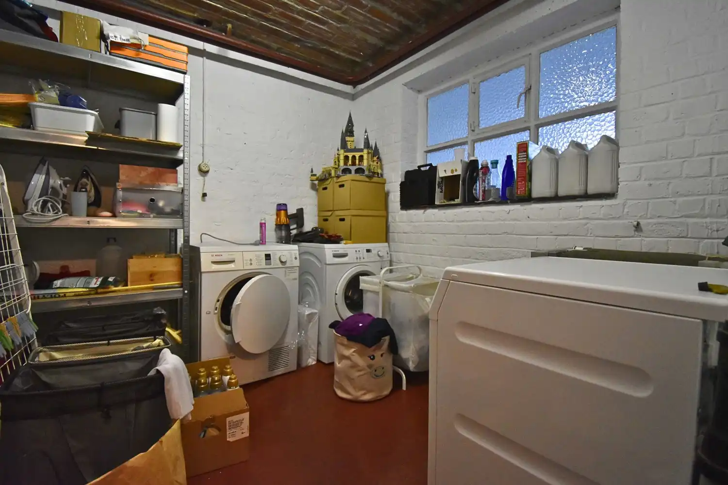 ruime bel-étagewoning met 3 slaapkamers, garage en tuin in het centrum van Sint-Pieters-Leeuw foto 15