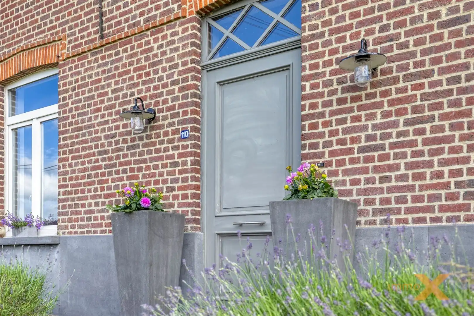 INSTAPKLARE HOEVEWONING MET STALLINGEN EN WEIDEN foto 3