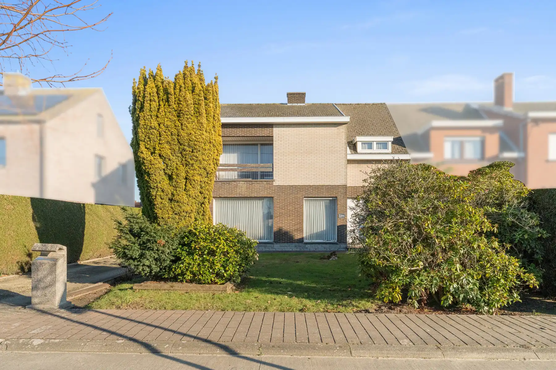 Ruime gezinswoning in hartje Kortemark foto 2