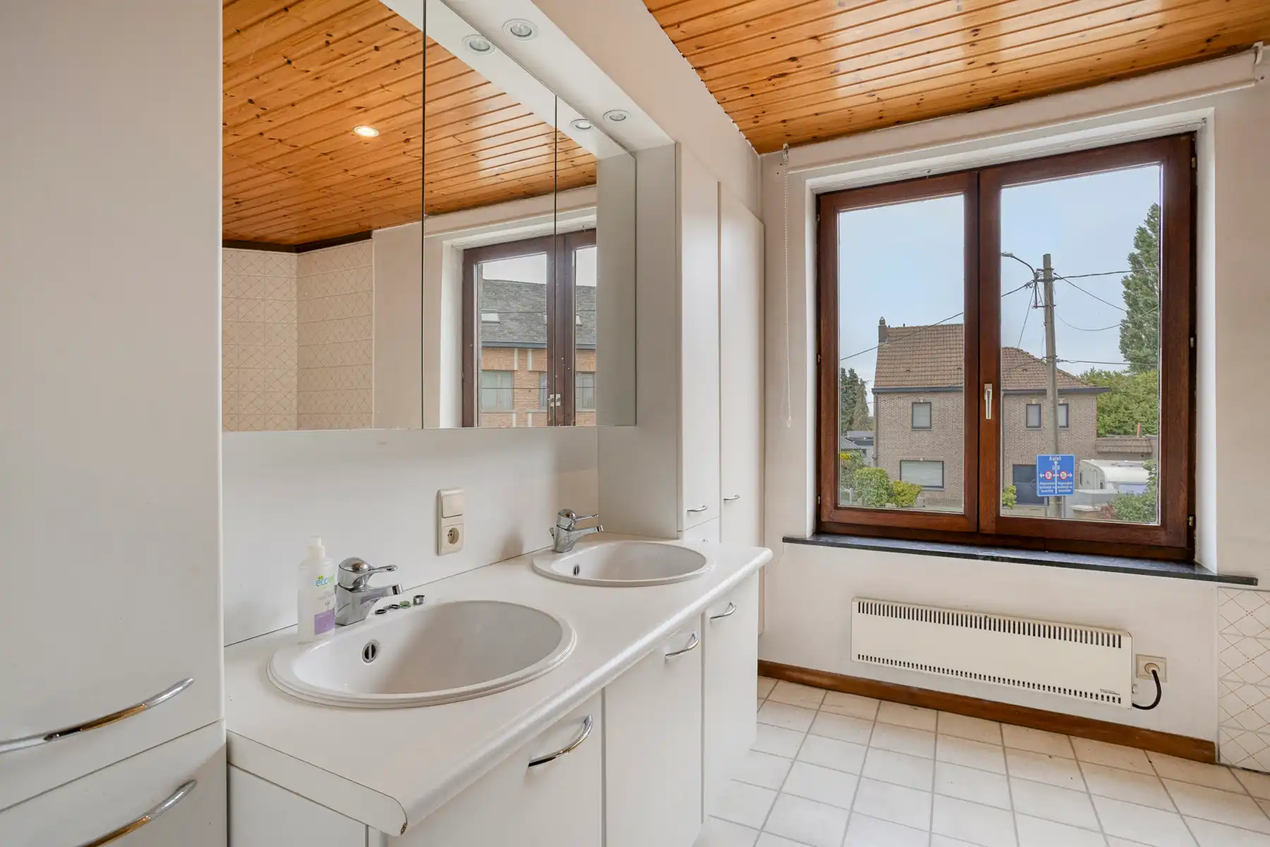 Ruime, goedgelegen woning met 3slpks! foto 5