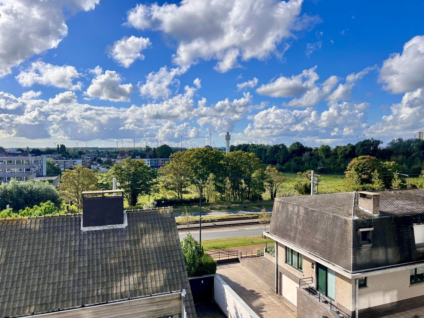 Lichtrijk hoekappartement met weids uitzicht! foto 3