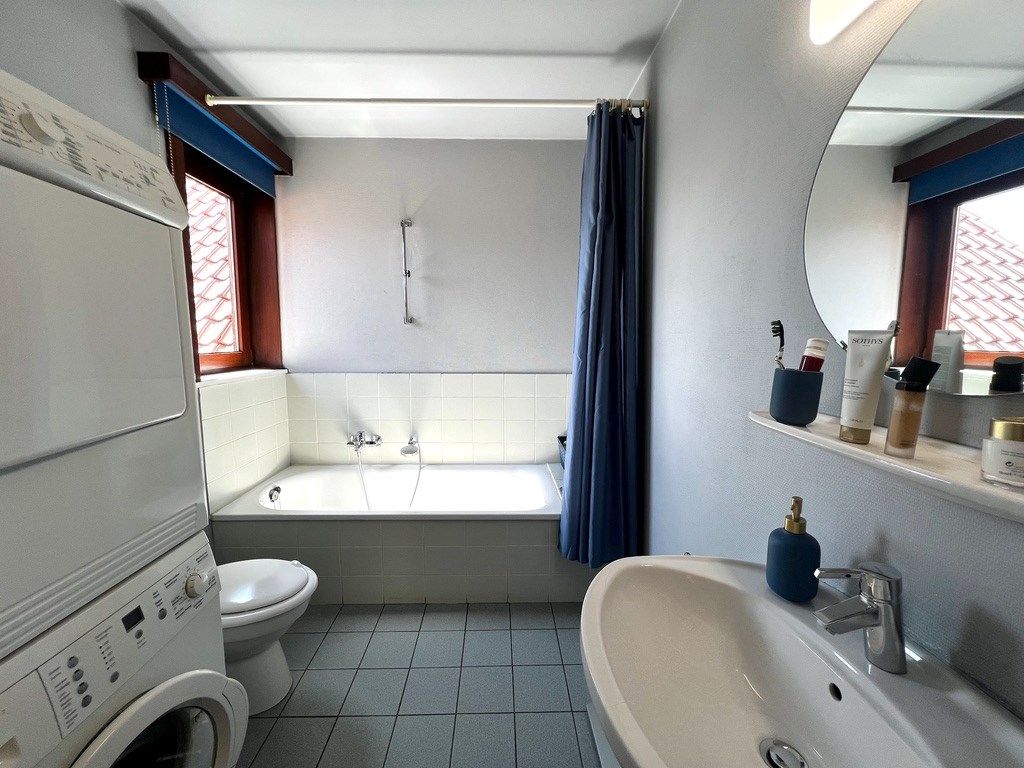 Instapklaar duplex-appartement met garage te huur te Harelbeke foto 13