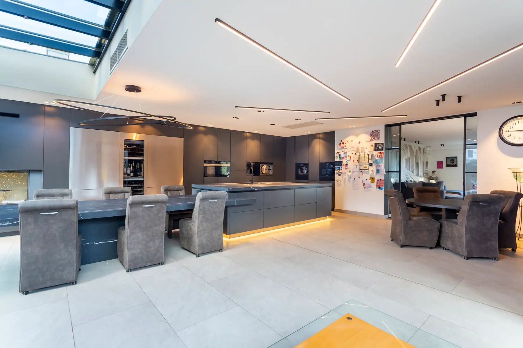 Luxueuze halfopen villa met zwembad in Elsdonckwijk foto 7