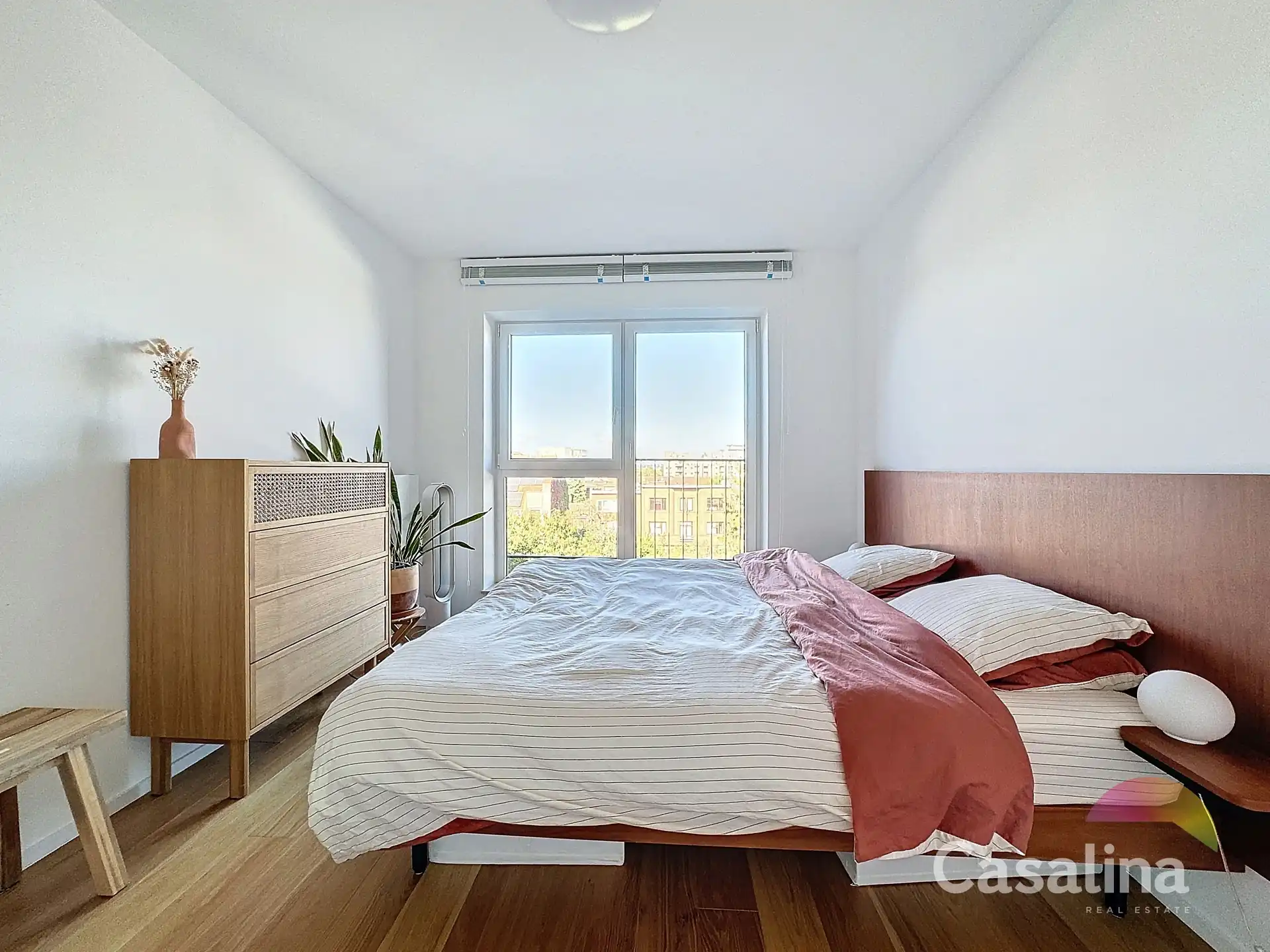 Twee-slaapkamer appartement (ongemeubeld) met terras foto 12