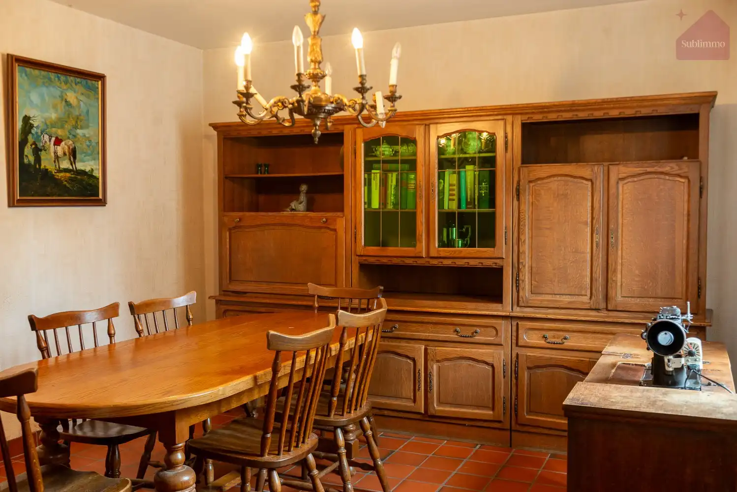 Ruime gezinswoning met 6 slaapkamers op een uitzonderlijk groot perceel van 21a 73ca foto 8