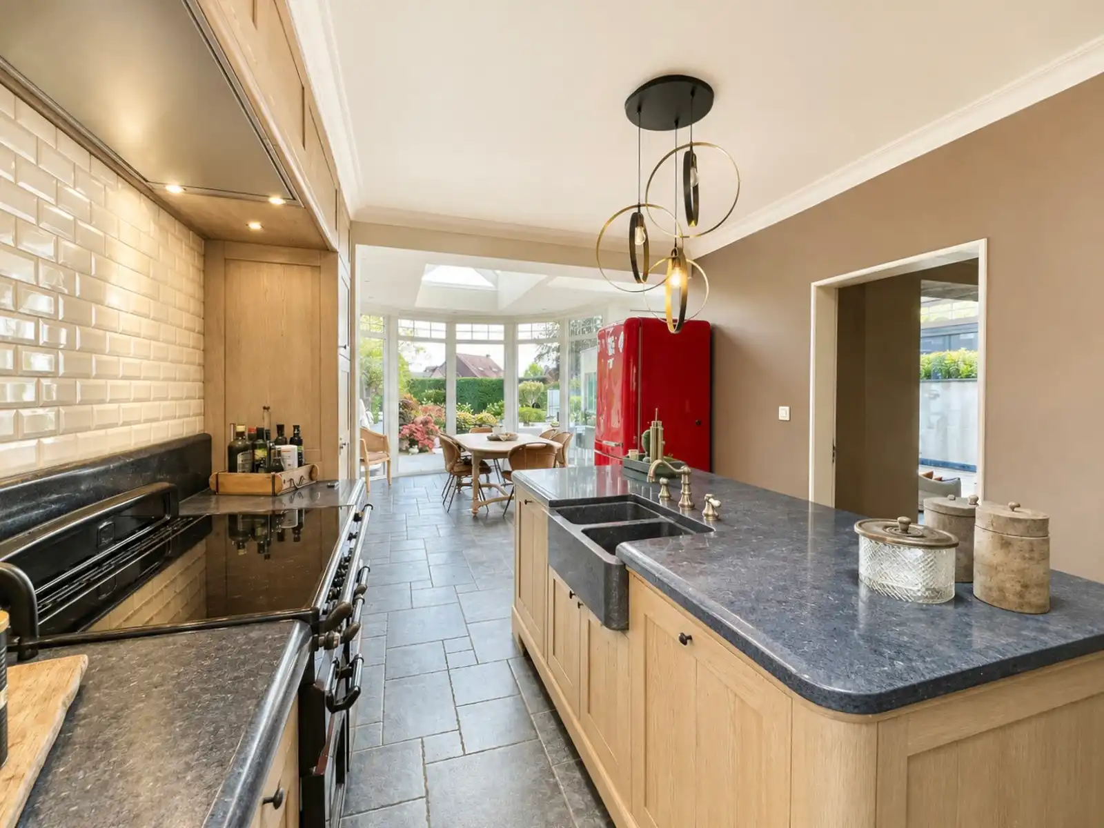 Luxe woning met alle comfort, prachtige leefveranda en tuin. foto 7