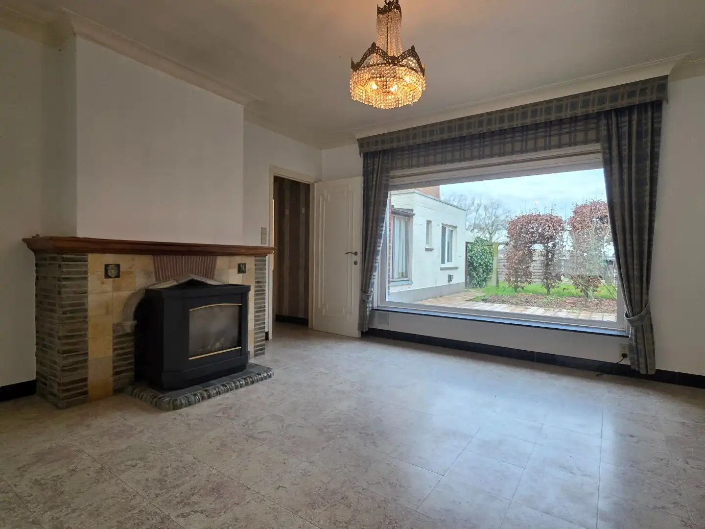 Sterke woning in beton met 3 garages, landelijke verzichten in Hulste. foto 5