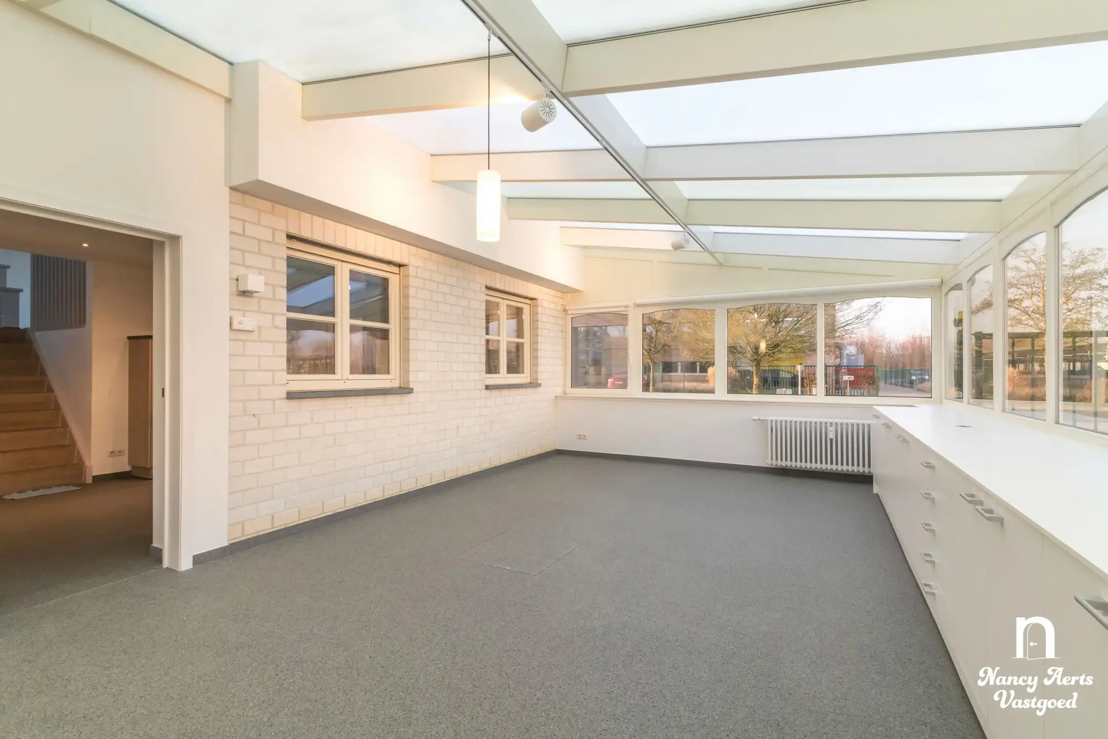 Loods van 550 m² met kantoor en woning met 4 slaapkamers foto 44