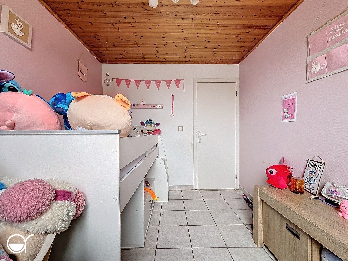 Half open bebouwing met 3 slaapkamers en grote tuin foto 16