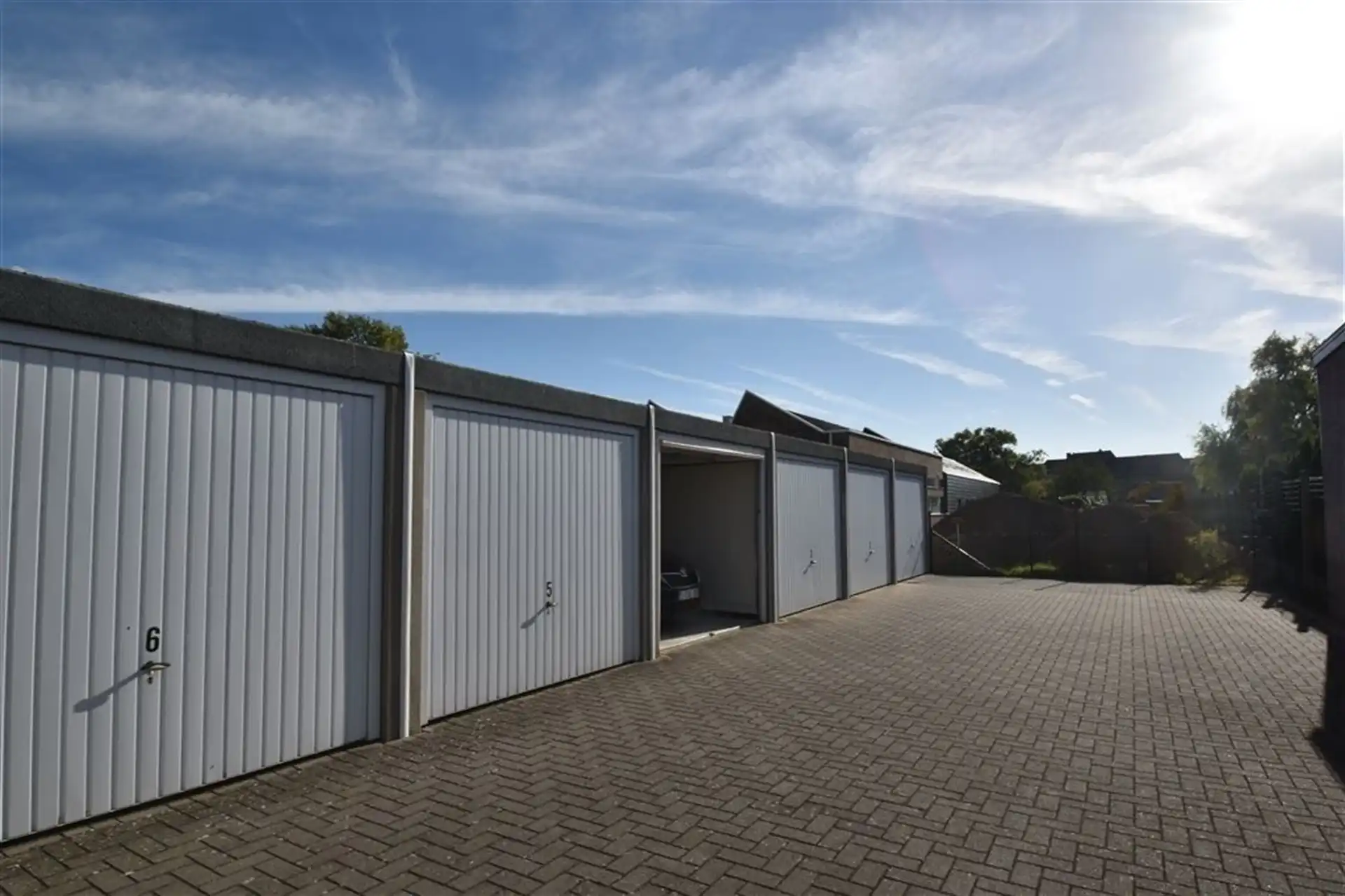 Ruim appartement met 2 slaapkamers in centrum Merchtem  foto 4