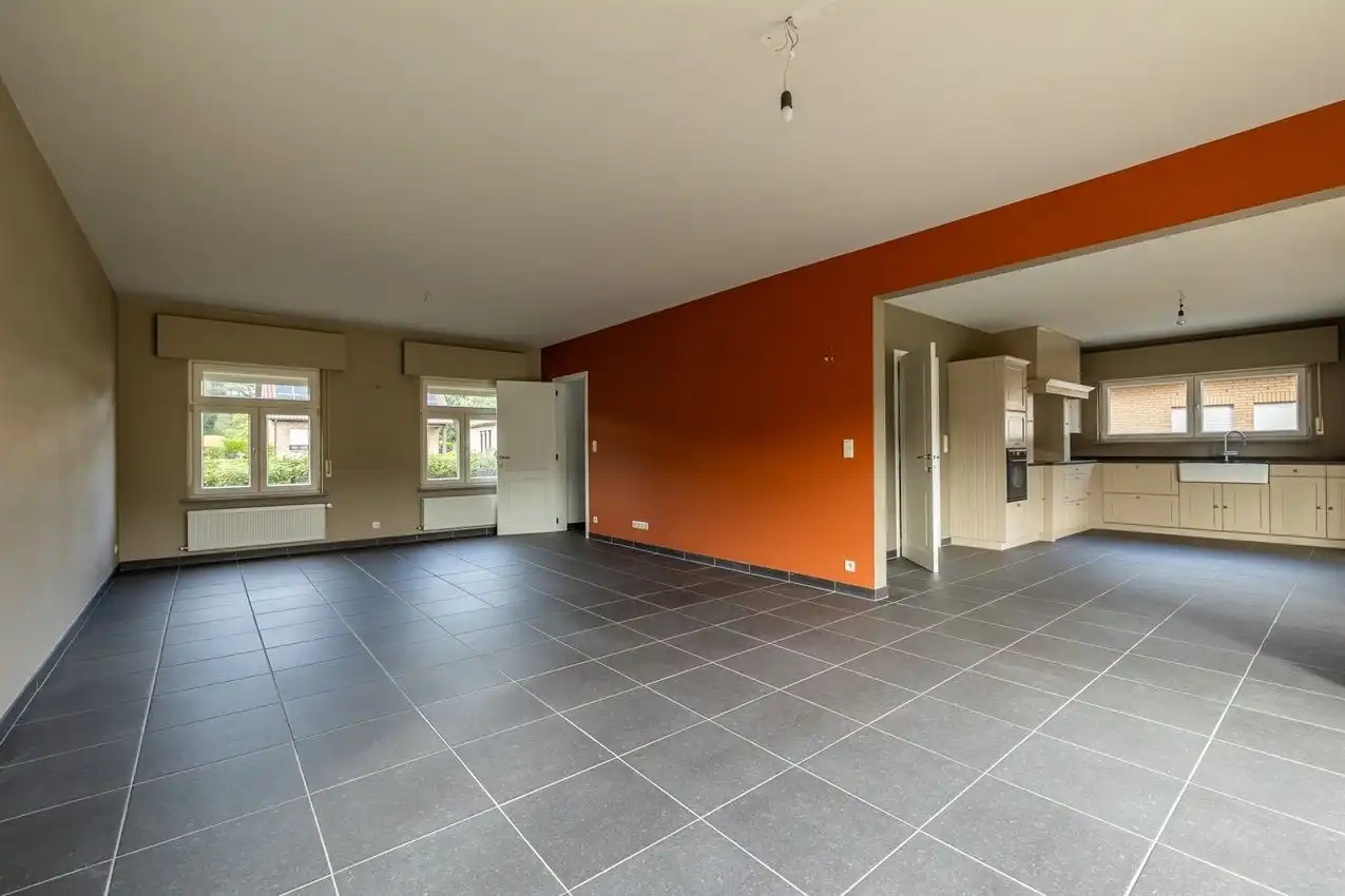 Instapklare, verrassend ruimle woning in landelijke omgeving foto 9