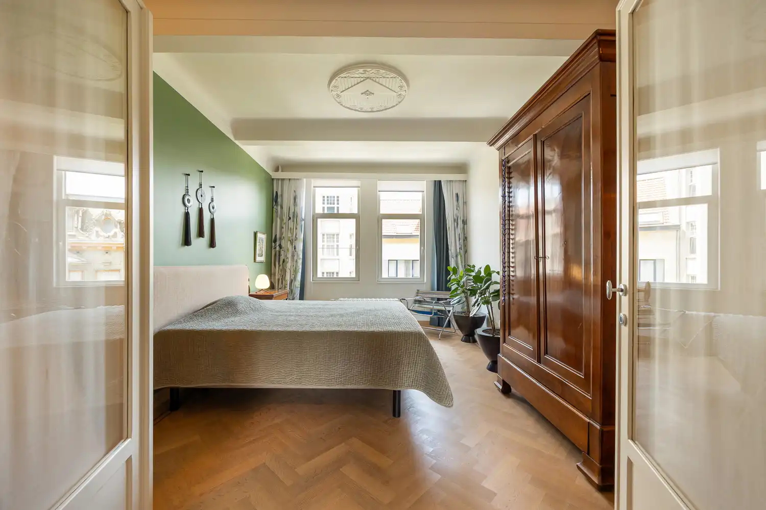 Energiezuinig (EPC B) en hoogwaardig gerenoveerd art-decoappartement met 2 slaapkamers, terras en gelijkvloerse polyvalente ruimte op absolute toplocatie aan ’t Groen Kwartier foto 17