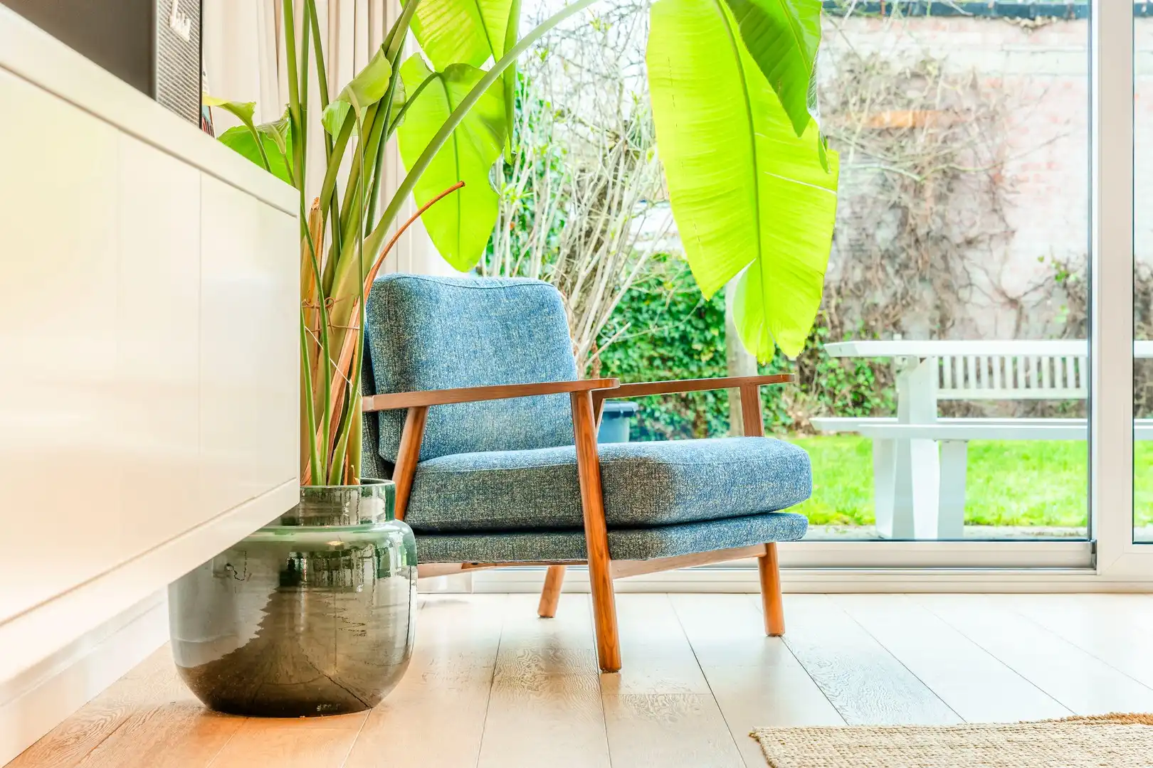 Een instapklare, ruime gezinswoning met top ligging te Zwijndrecht! foto 4