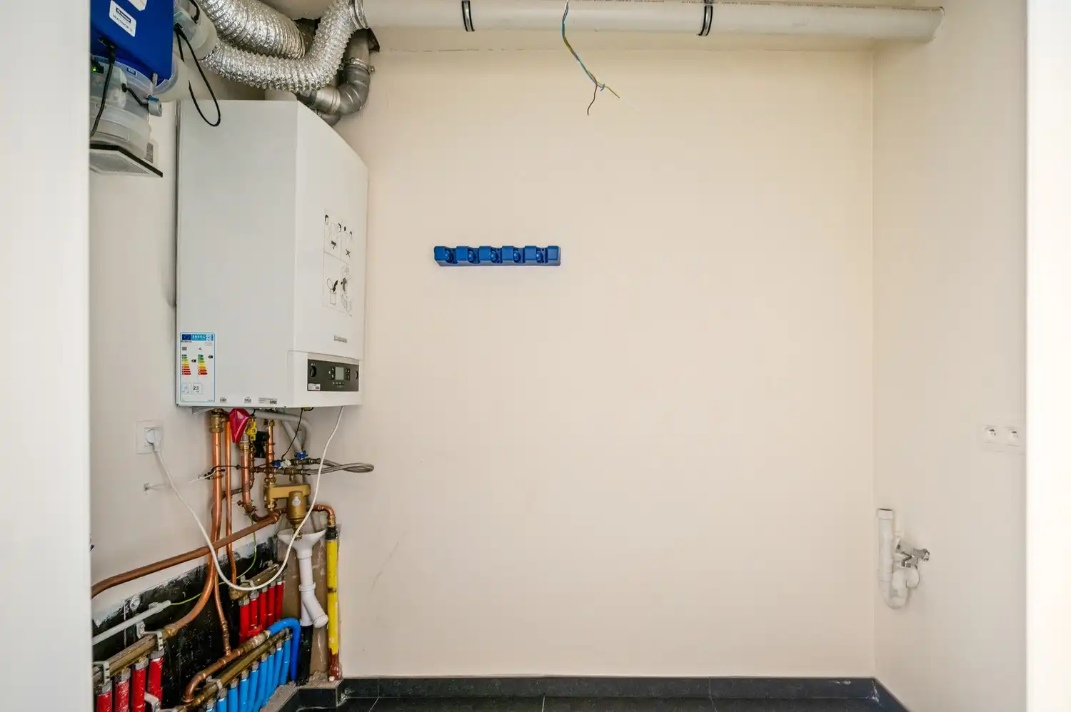 Energiezuinig appartement met 2 slpkrs en terras in centrum Putte foto 6