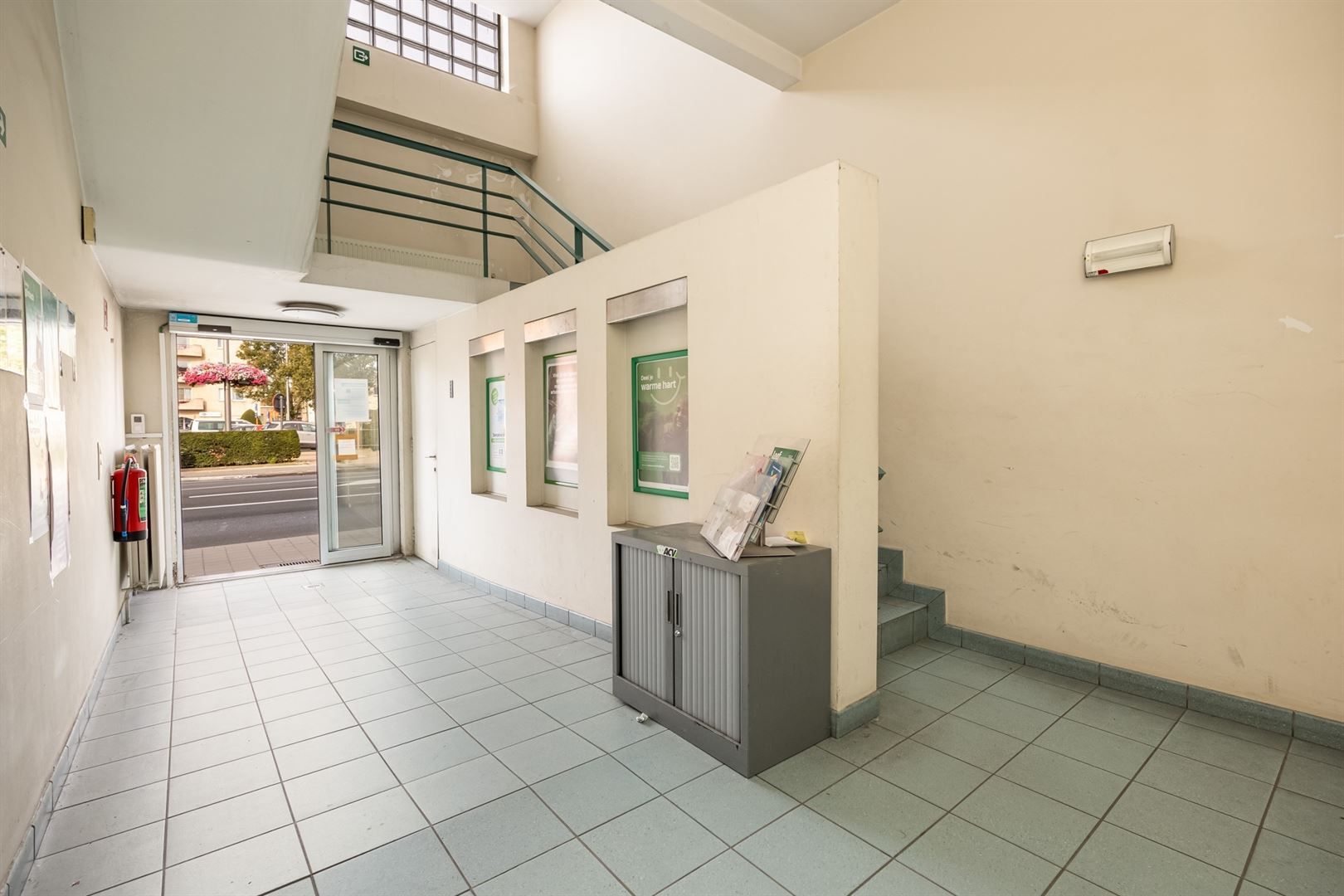 Groot kantoorgebouw op een ideale locatie! foto 20