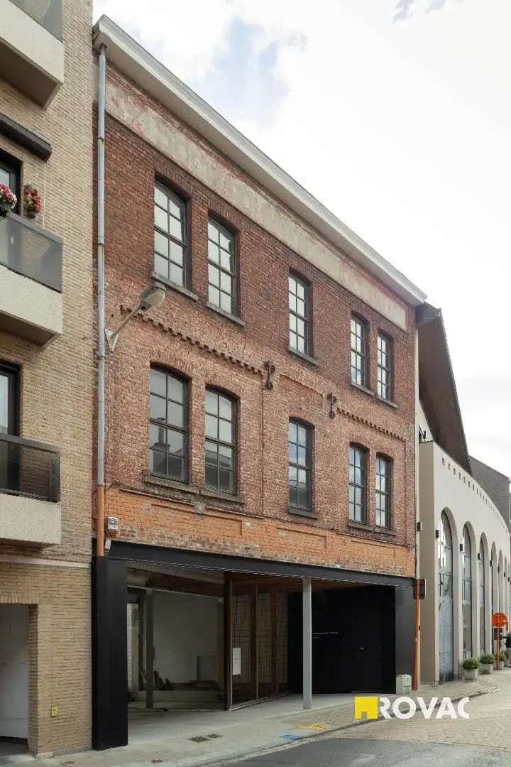 Stijlvolle en instapklare kantoorruimtes met binnentuin in centrum Izegem foto 7