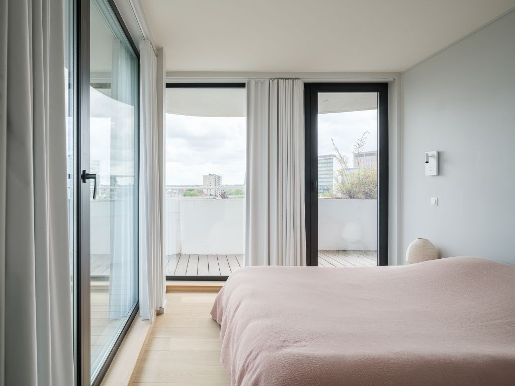 Luxueus en lichtrijk 2-slaapkamer appartement met ruim terras foto 12