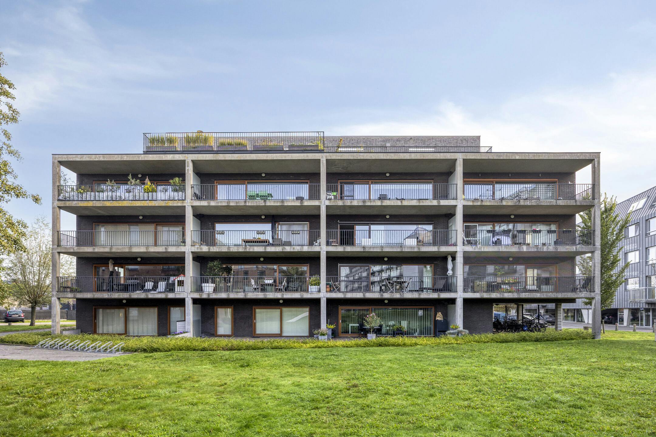 Appartement te koop in Brugge met 2 slaapkamers en terras foto 11