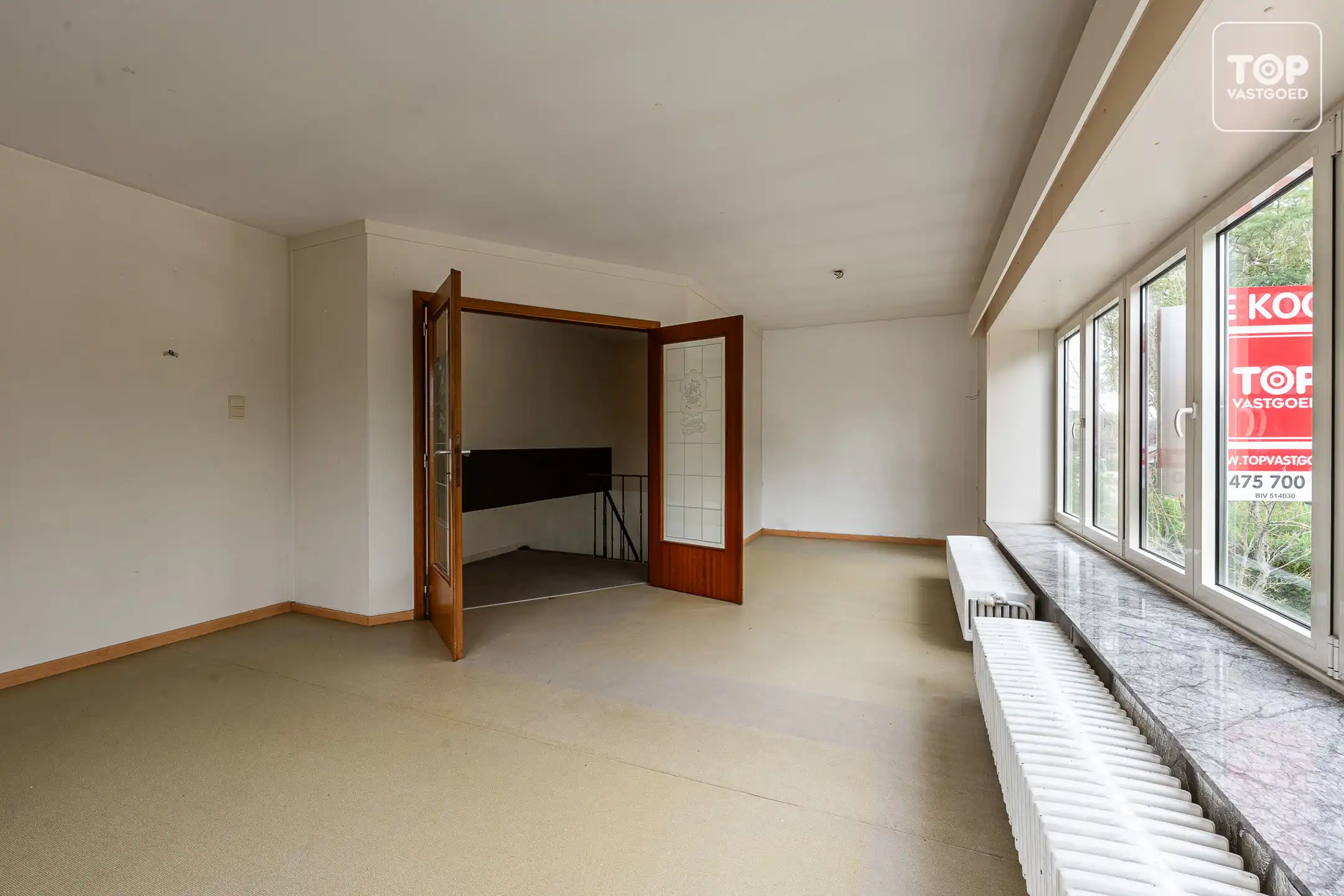 Ruime te renoveren woning met 4 slaapkamers op toplocatie foto 12