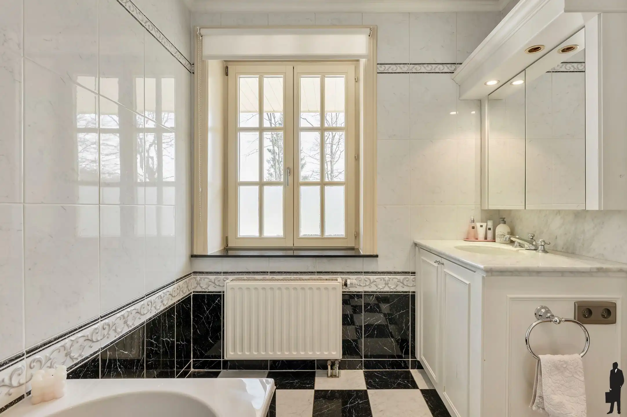 Lichtrijke villa aan het centrum! foto 26